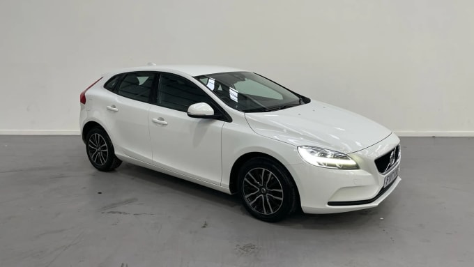 2017 Volvo V40