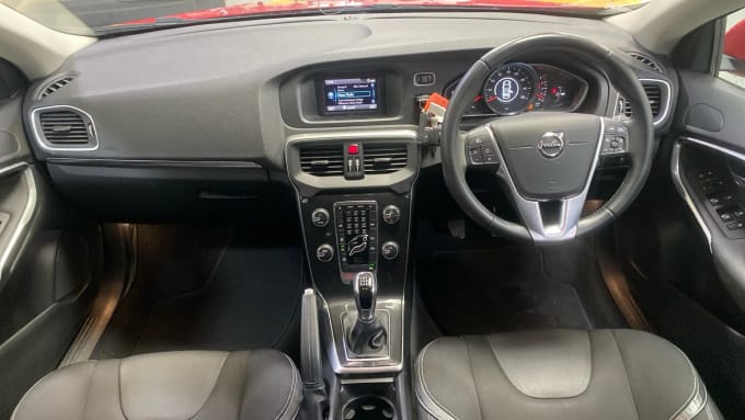 2018 Volvo V40
