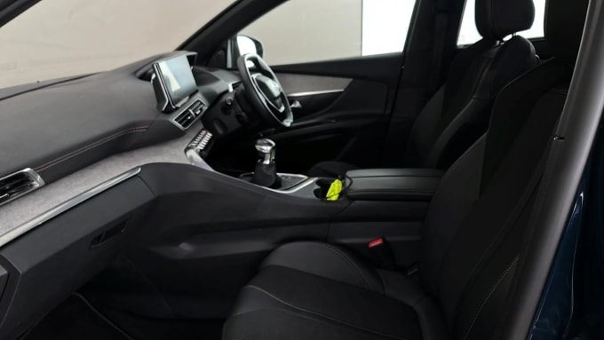 2022 Peugeot 5008