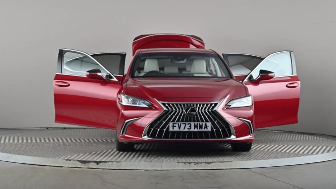 2023 Lexus Es