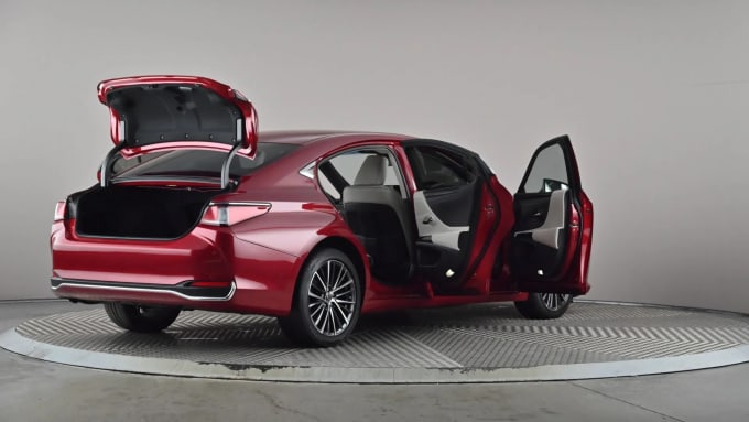 2023 Lexus Es