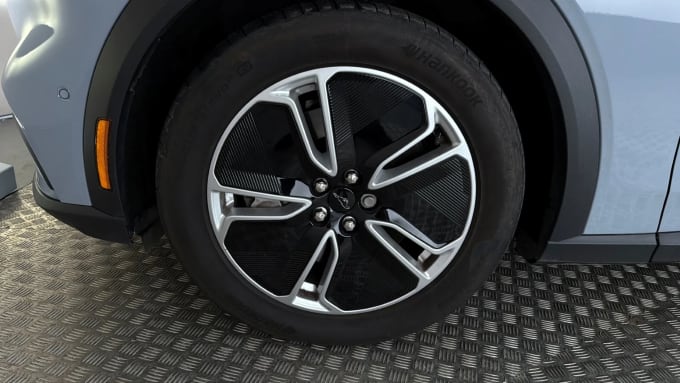 2024 Ford Mustang Mach-e