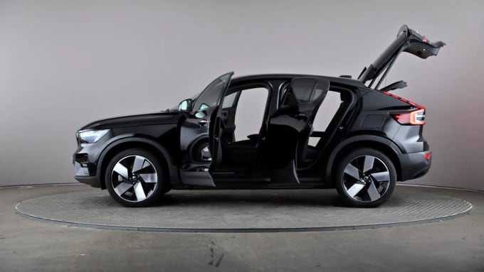 2022 Volvo C40