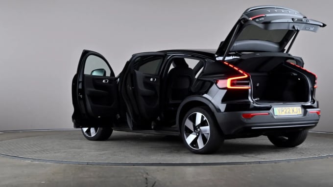 2022 Volvo C40