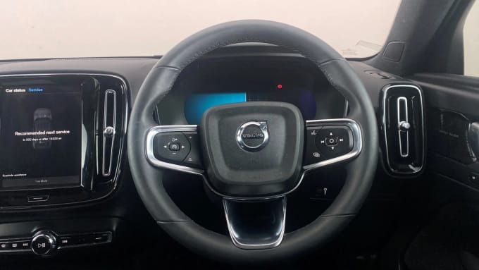 2022 Volvo C40