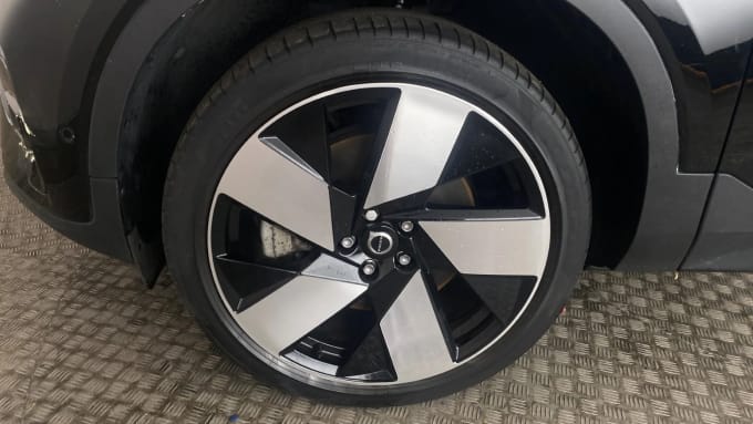2022 Volvo C40