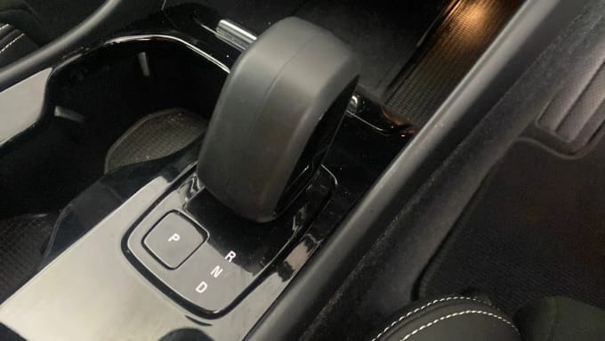 2022 Volvo C40