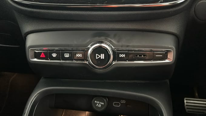 2022 Volvo Xc40