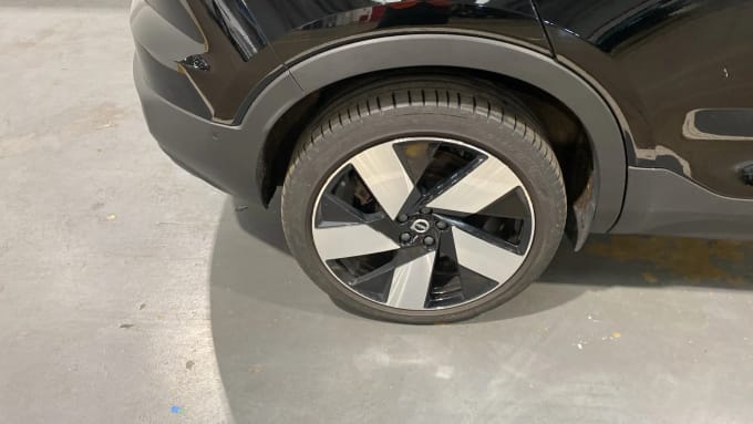 2022 Volvo C40