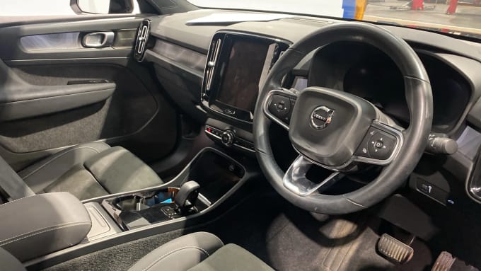 2022 Volvo C40