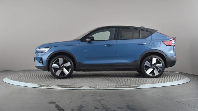 2022 Volvo C40