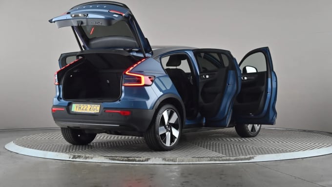 2022 Volvo C40