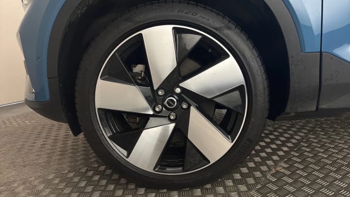 2022 Volvo C40