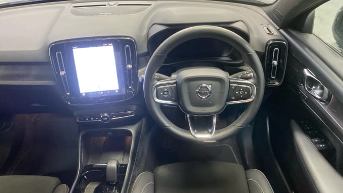 2022 Volvo C40