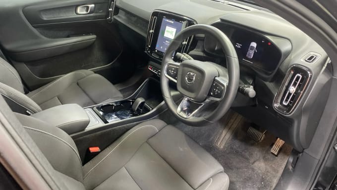 2023 Volvo C40