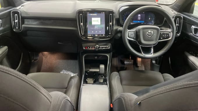 2023 Volvo C40