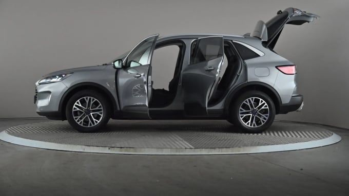 2022 Ford Kuga