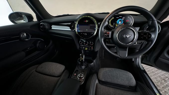 2021 Mini Hatch