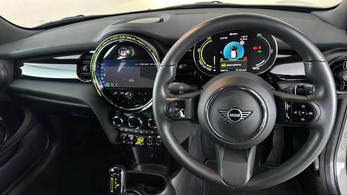 2021 Mini Hatch