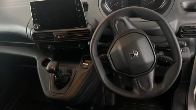 2023 Peugeot Partner