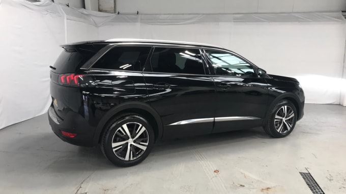 2021 Peugeot 5008