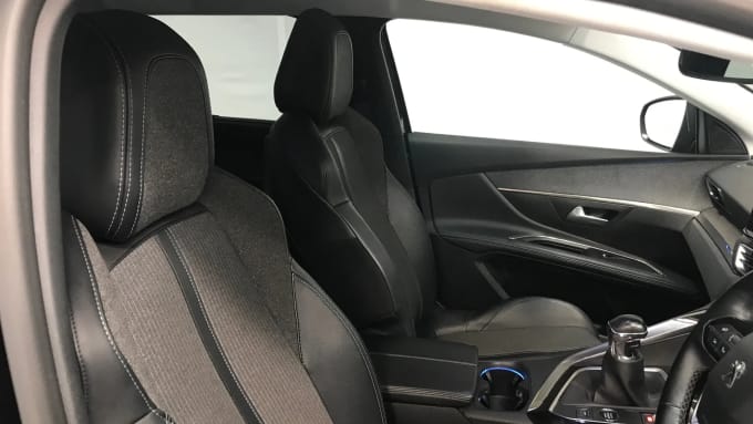 2021 Peugeot 5008