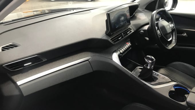 2021 Peugeot 5008
