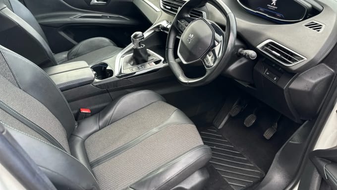 2021 Peugeot 5008