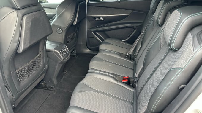 2021 Peugeot 5008