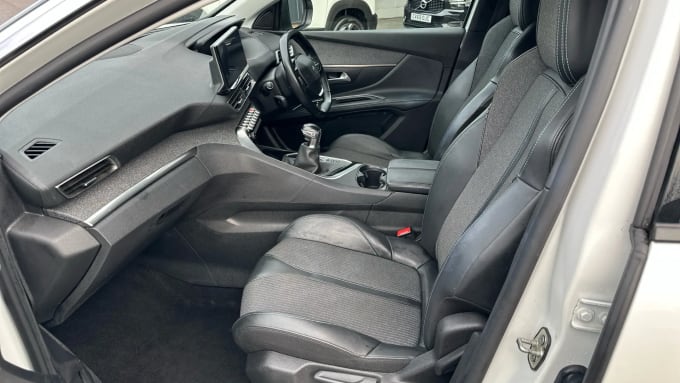 2021 Peugeot 5008