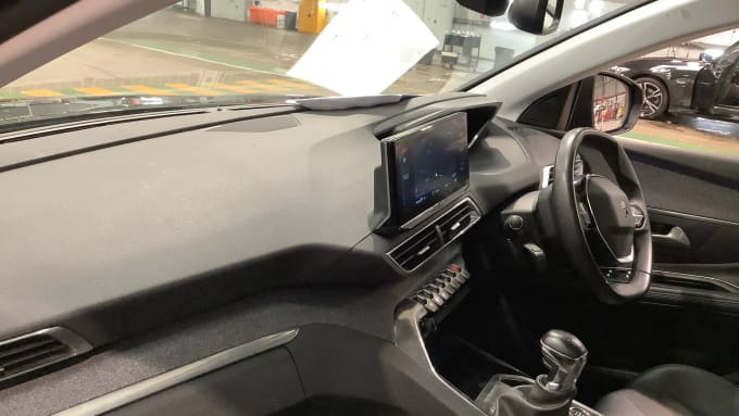 2022 Peugeot 5008