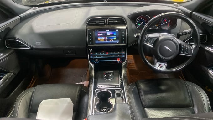 2017 Jaguar Xe