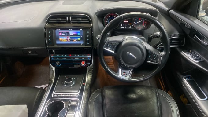 2017 Jaguar Xe