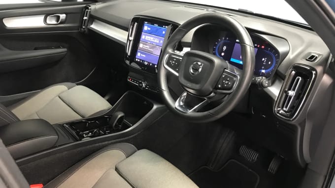 2022 Volvo Xc40