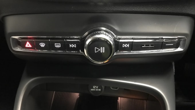 2022 Volvo Xc40