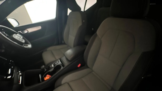 2022 Volvo Xc40