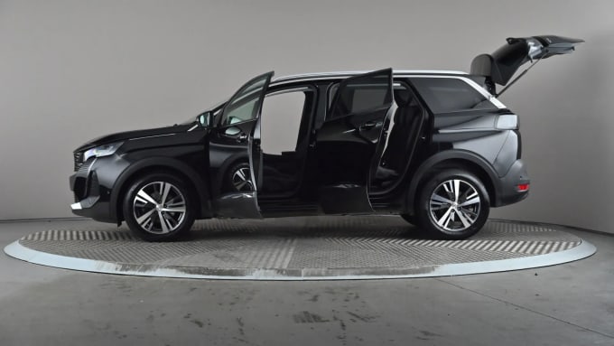 2022 Peugeot 5008