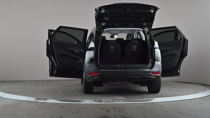 2022 Peugeot 5008