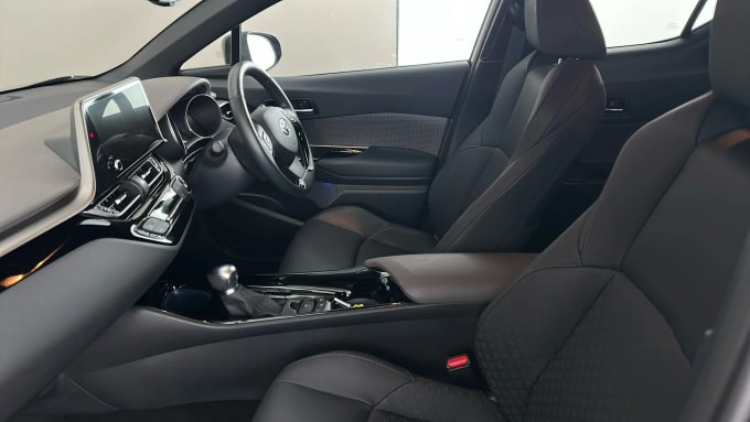 2022 Toyota C-hr