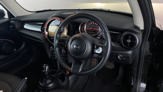 2022 Mini Hatch