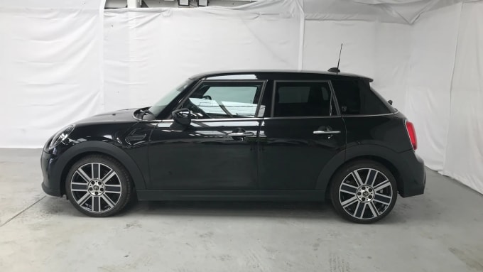 2022 Mini Hatch