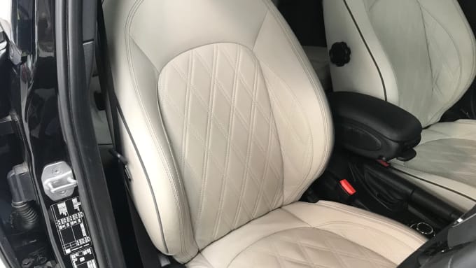 2022 Mini Hatch