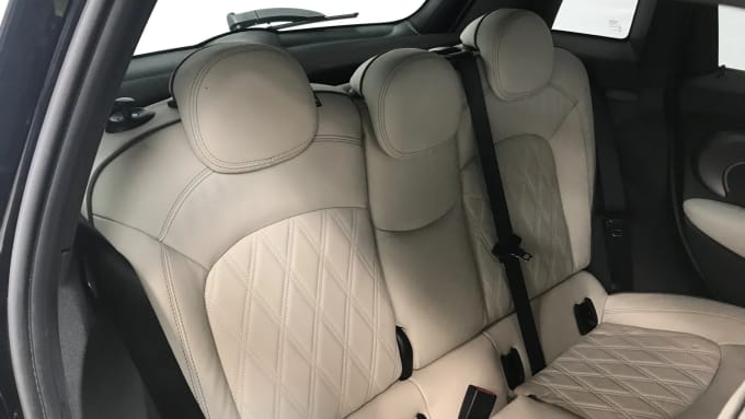 2022 Mini Hatch