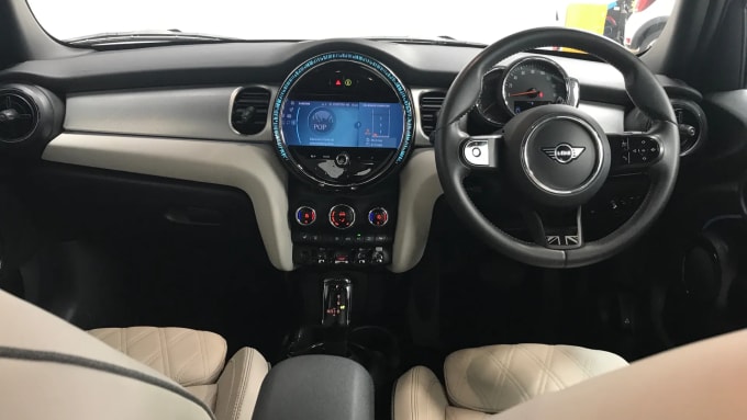 2022 Mini Hatch