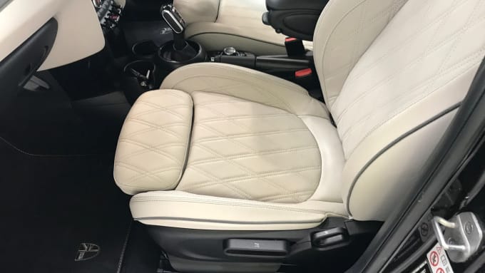 2022 Mini Hatch