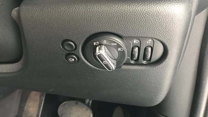 2022 Mini Hatch