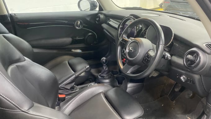 2022 Mini Hatch