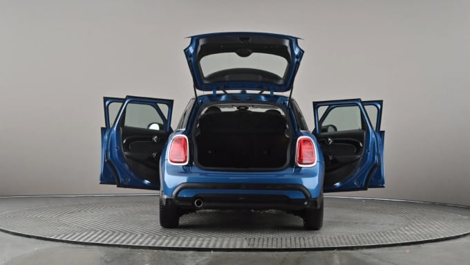 2021 Mini Hatch