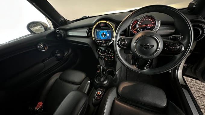 2018 Mini Hatch