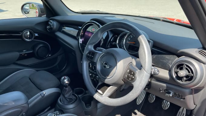 2022 Mini Hatch